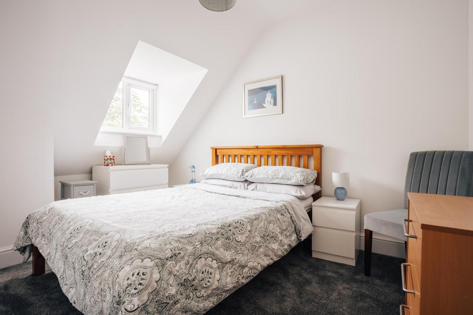 Private Two Bedroom Residence In Southbourne - Private Parking - Off The High Street - Minutes Away From The Beach Bournemouth Luaran gambar