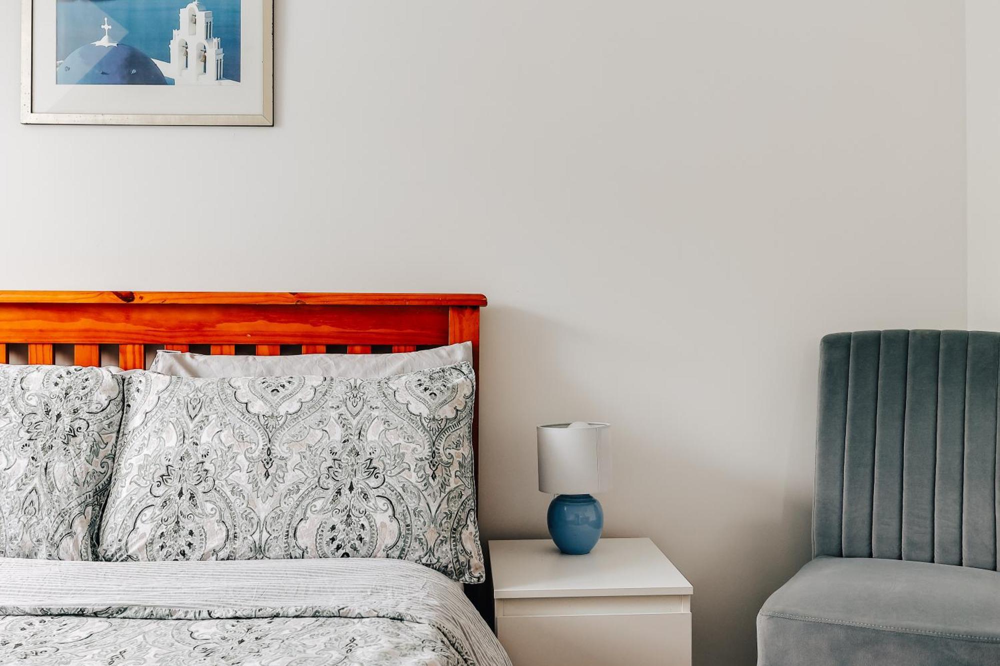Private Two Bedroom Residence In Southbourne - Private Parking - Off The High Street - Minutes Away From The Beach Bournemouth Luaran gambar