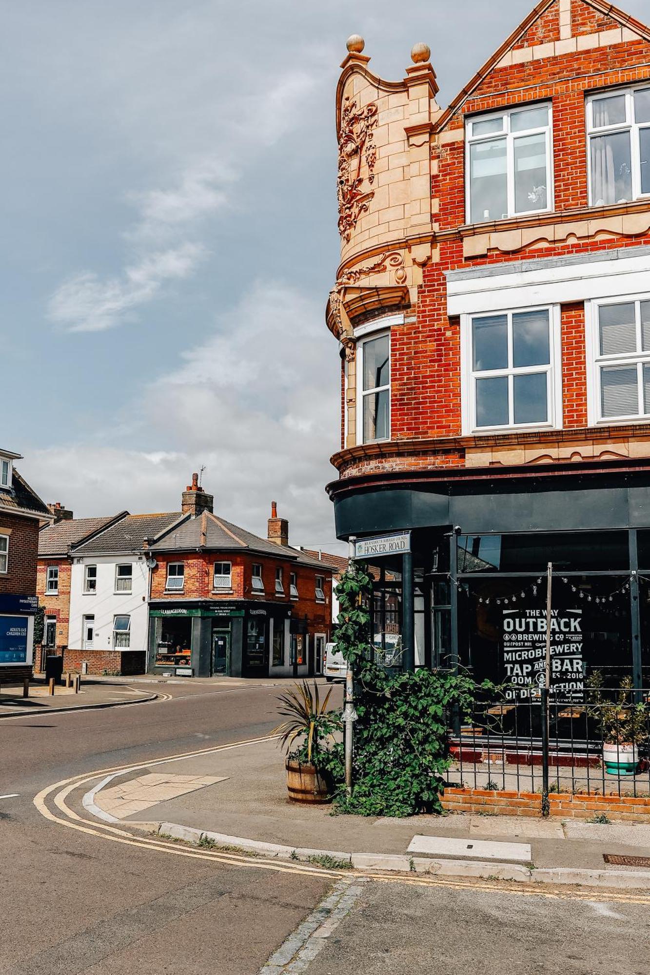 Private Two Bedroom Residence In Southbourne - Private Parking - Off The High Street - Minutes Away From The Beach Bournemouth Luaran gambar